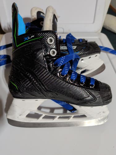 Black Bauer XLP Hockey Skates 12 (Used)