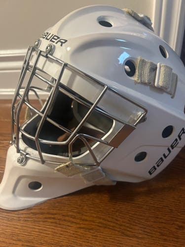 Senior Large 2022 Bauer 930 Goalie Mask (Used)