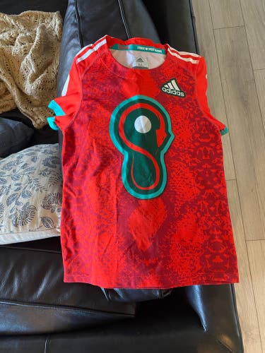 Red Medium Kids Unisex Adidas Jersey (Used)