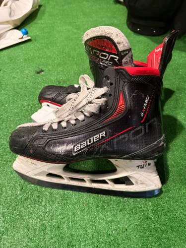 Bauer Vapor 3X Pro Hockey Skates 8.5 (Used)