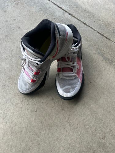 Men's Size M 10.0 (W 11.0) Nike Kyrie 7 Shoes (Used)