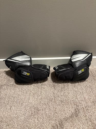 Junior Medium Bauer Supreme 3S Pro Elbow Pads (Used)