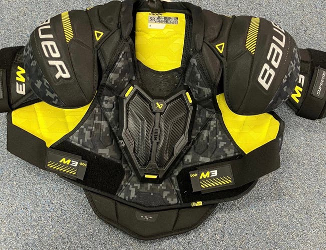 Men's XL Senior Bauer Supreme M3 Shoulder Pads (Used)