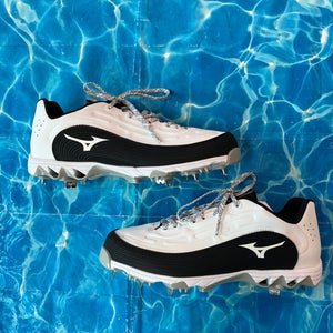 Women's Size M 10.0 (W 11.0) Mizuno Low Top Footwear Metal (New)