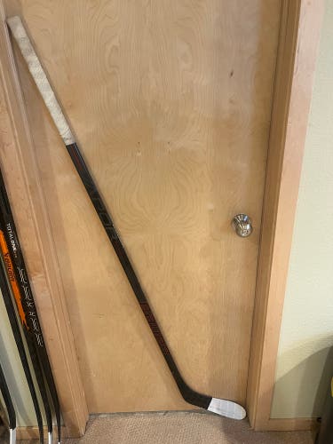 Senior Bauer Vapor 3X Pro Left Hand Hockey Stick P28 70 Flex (Used)