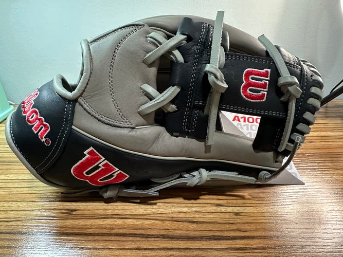 Wilson A1000 RH Baseball Glove 11.75" (New)