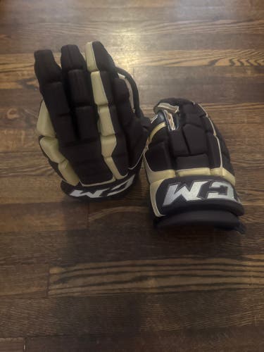 Hershey Bears CCM Gloves