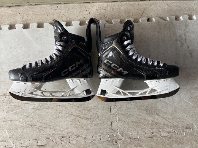 Black CCM Tacks XF Pro Hockey Skates Regular Width 7.5 (Used)(New laces & new insoles)