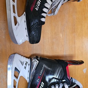 Black/Gray 2023 Bauer Vapor 4 Hockey Skates 9.5 (Used)