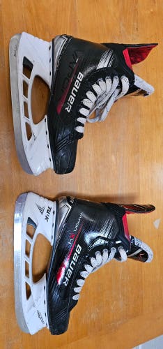 Black/Gray 2023 Bauer Vapor 4 Hockey Skates 9.5 (Used)