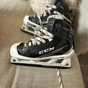 CCM Tacks 9080 Hockey Goalie Skates Regular Width Size 4 (Used)