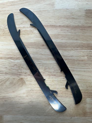 296mm NHL Pro Stock Used Bauer Fly-Ti Skate Blades / Runners