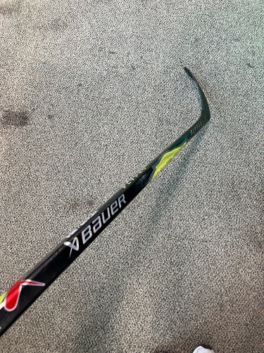 Junior Bauer Flypro Hockey Stick Right Handed P28 50 Flex (Used)