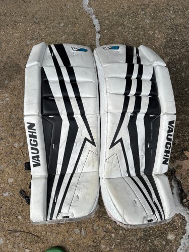 24" Vaughn Velocity V9 Goalie Leg Pads (Used)