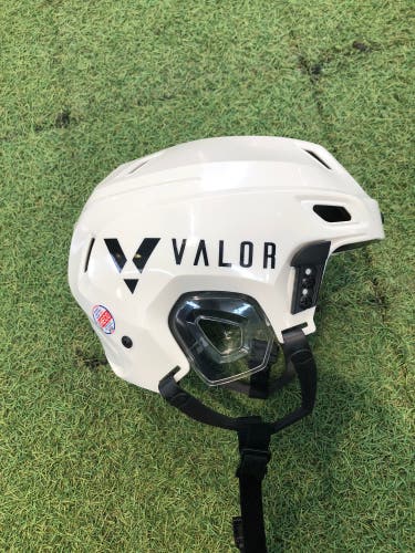 White Small Valor Axiom Helmet (New)