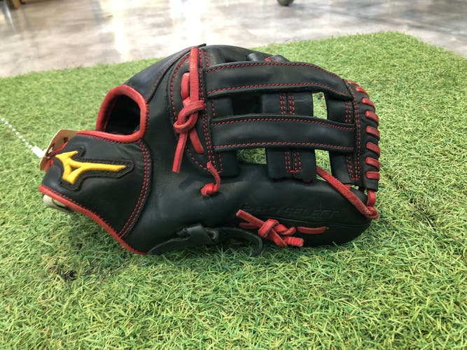 Mizuno Pro Select RH Outfield Baseball Glove 11.75" (Used)