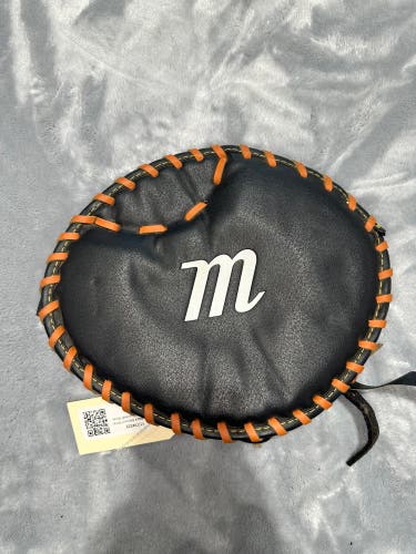 Black Marucci RH Infield Baseball Glove 9" (Used)