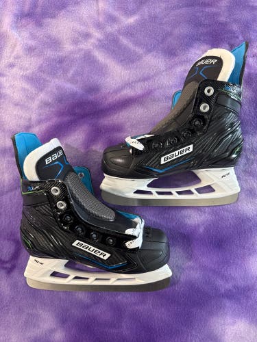 Youth Bauer XLP Hockey Skates Regular Width 13 (New)