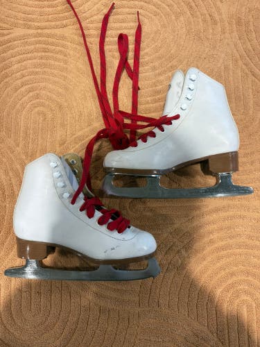 White Riedell Figure Skates Junior 2 (Used)