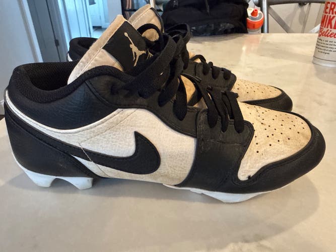 Black Kid's 6.5Y (Big Kids / Youth) Youth Nike Air Jordan Low Top Molded Cleats (Used)