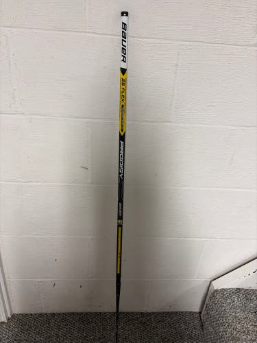 Youth Bauer Prodigy Right Handed Hockey Stick P92 Less Than 30 Flex (Used)