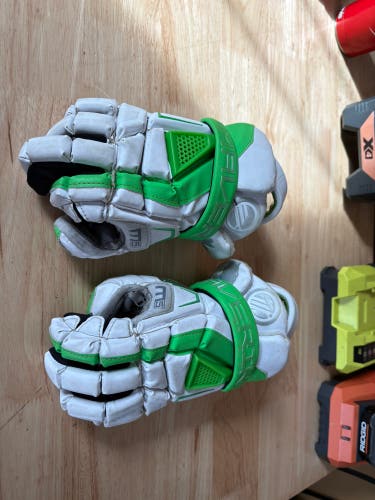 Maverik M5 Lacrosse Gloves (Used)