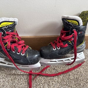 2021 Bauer Vapor 3X Hockey Skates Regular Width 13 (Used)