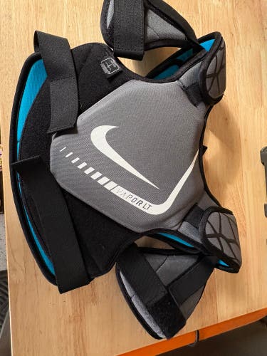 Large Youth Nike Vapor Shoulder Pads (Used)