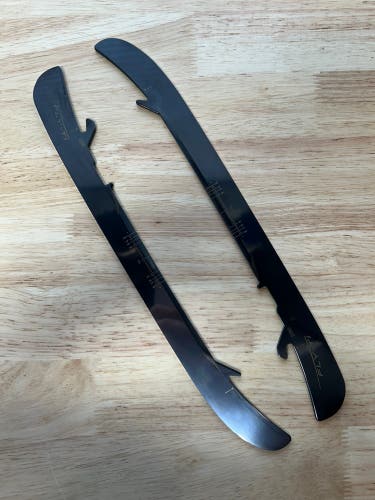 296mm NHL Pro Stock Used Bauer Fly-Ti Skate Blades / Runners
