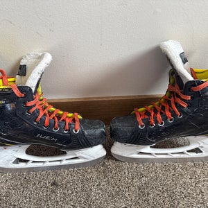 2022 Bauer Supreme M4 Hockey Skates Regular Width Size 4.5 (Used)