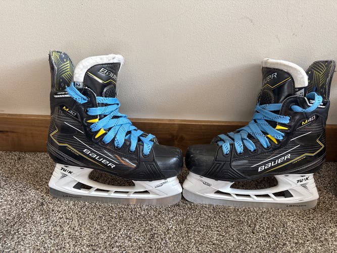 2024 Bauer Supreme M40 Hockey Skates Regular Width Size 2.5 (Used)