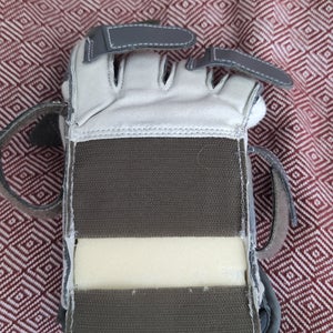 Warrior G6 Blocker Palm Regular (Used)
