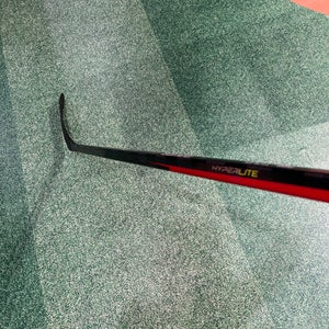 Bauer Vapor Hyperlite Hockey Stick | LH P28 Senior 77 Flex