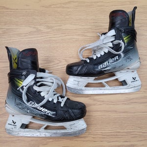 Size 7 Fit 2 Bauer Vapor Hyperlite 2 Senior Hockey Skates (Used)