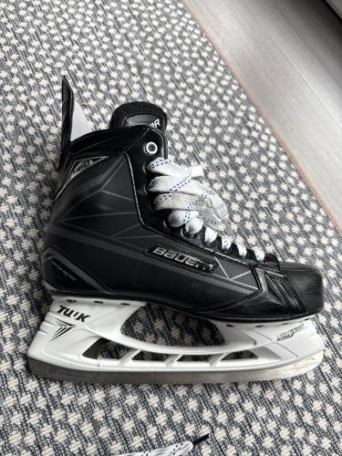 Black 2016 Bauer Supreme S160 Hockey Skates Regular Width 9.5 (Used)
