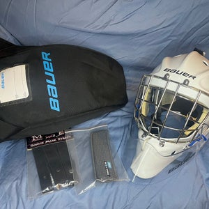 Senior Large Bauer 950 Goalie Mask (Used)