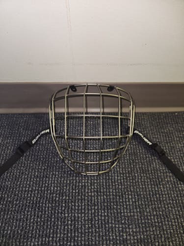 Medium Bauer Profile III Facemask
