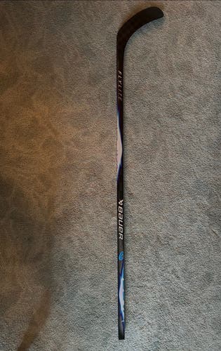 Intermediate Bauer Vapor Hyperlite Left Hand Hockey Stick P92 55 Flex (Used)