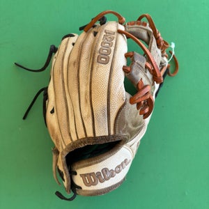 White Wilson A2000 H12 RH Infield Baseball Glove 12"
