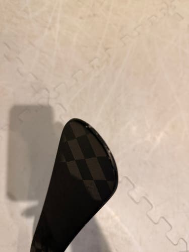 Senior Bauer Vapor Hyperlite 2 Right Handed Hockey Stick P92 70 Flex (Used)