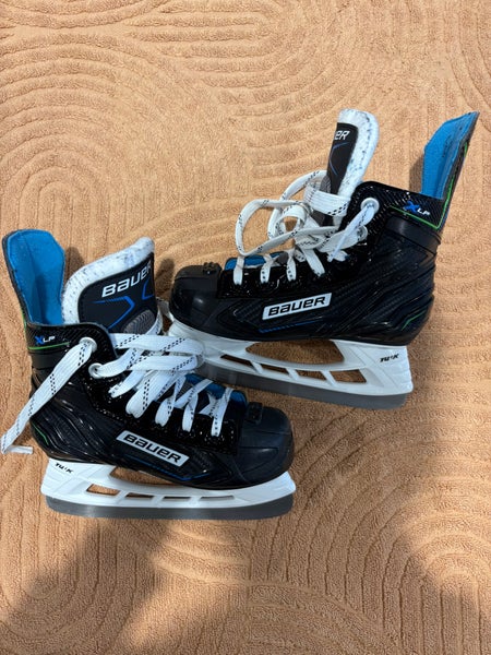 Youth Bauer XLP Hockey Skates Regular Width 11 (Used)