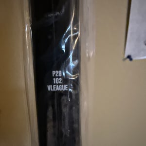 Senior Bauer Vapor Flylite Right Handed Hockey Stick P28 105 Flex (New)