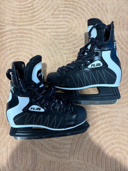 Intermediate Flite Peak Hockey Skates Regular Width Size 4 (Used)