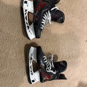 Black 2025 CCM JetSpeed FT8 Pro Hockey Skates Regular Width 8.5 (Used)