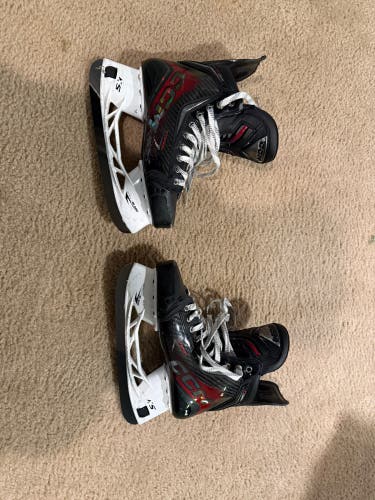 Black 2025 CCM JetSpeed FT8 Pro Hockey Skates Regular Width 8.5 (Used)