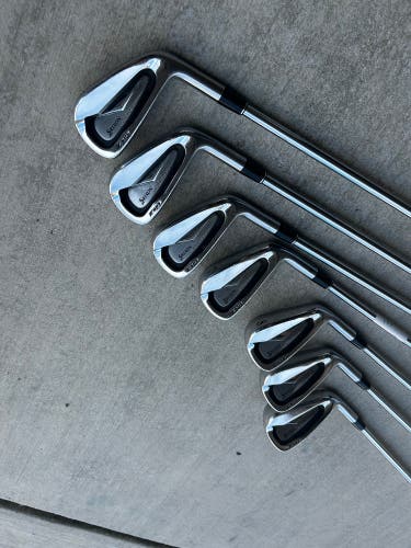 Men's 2018 Srixon Z585 Right Handed Iron Set Regular Flex Steel Shaft (Used)