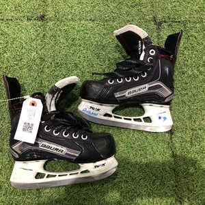 Youth Bauer Vapor X800 Hockey Skates Regular Width 13.0 (Used)