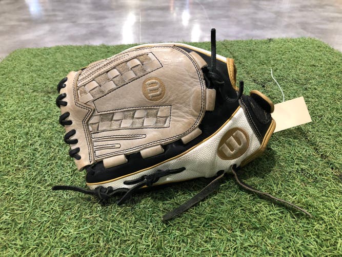 Wilson A2000 LH Pitcher's Softball Glove 12.5" (Used)