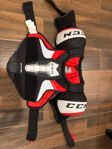 Small Senior CCM JetSpeed FT485 Shoulder Pads (Used)