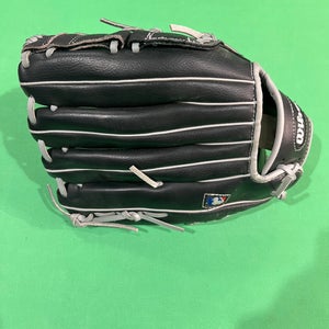 Wilson A350 RH Infield Baseball Glove | 12"